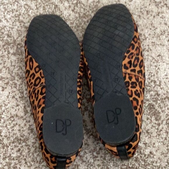 Donald J. Pliner Heddy Leopard Print Calf Hair Loafer 8 - Picture 6 of 7